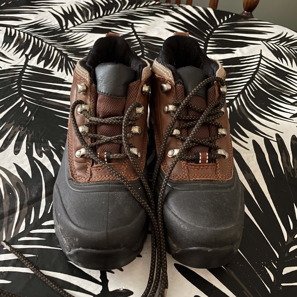 Lands’ End Woman’s Ankle Cut Boot ~ Size 6.5 ~ Brown, Tan and Black Rubber Soled